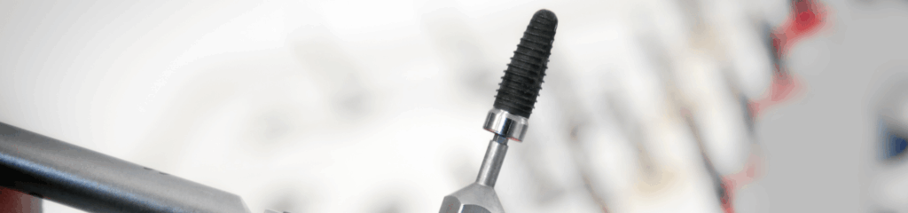 インプラント認定医による高度な執刀｜宮本医院の歯科