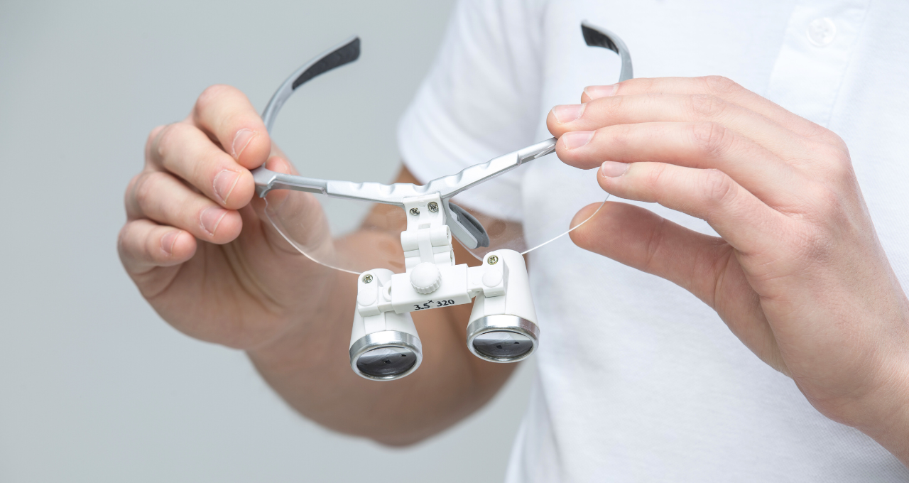 高倍率ルーペ|宮本医院の歯科